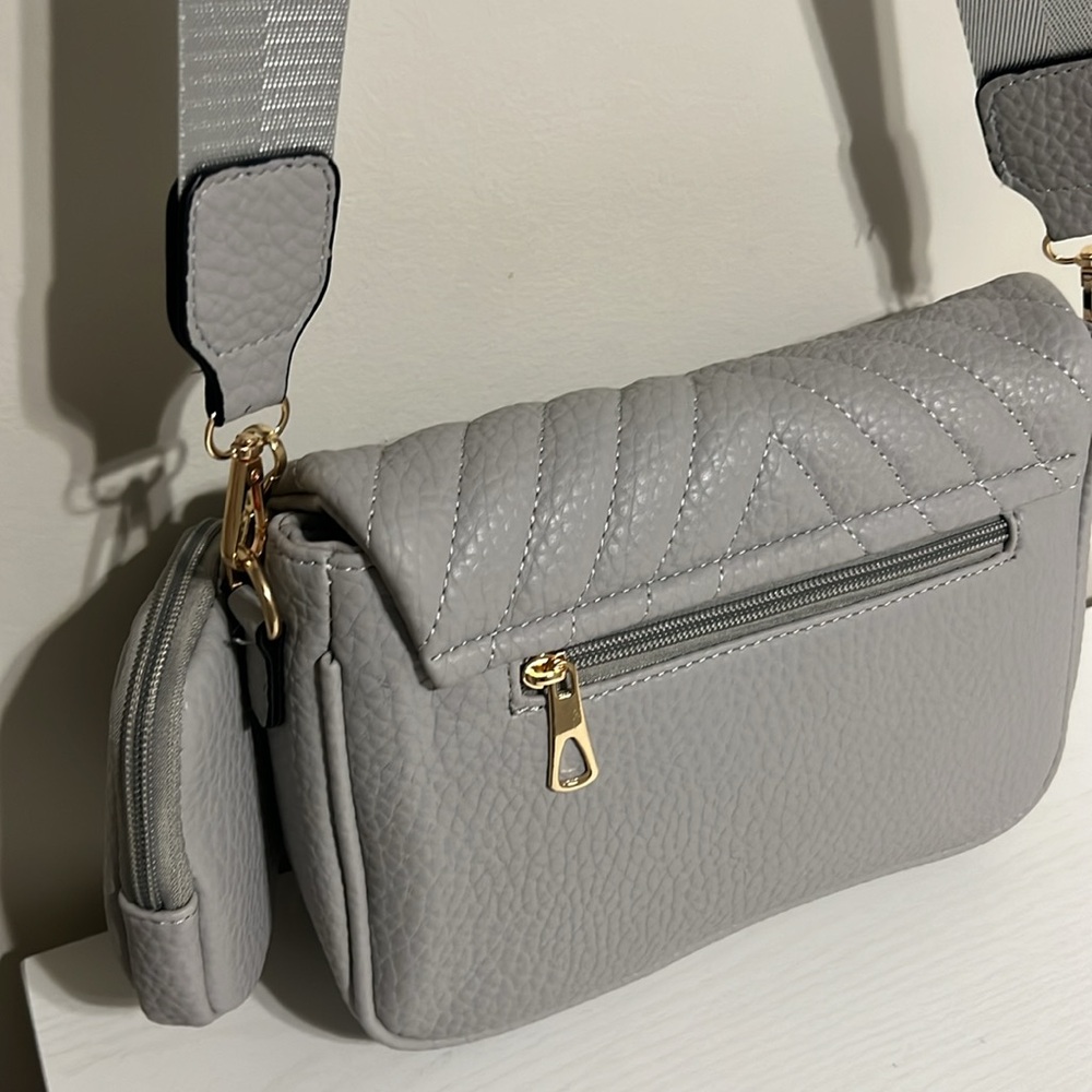 Gray Crossbody 🌺 - Picture 5 of 8